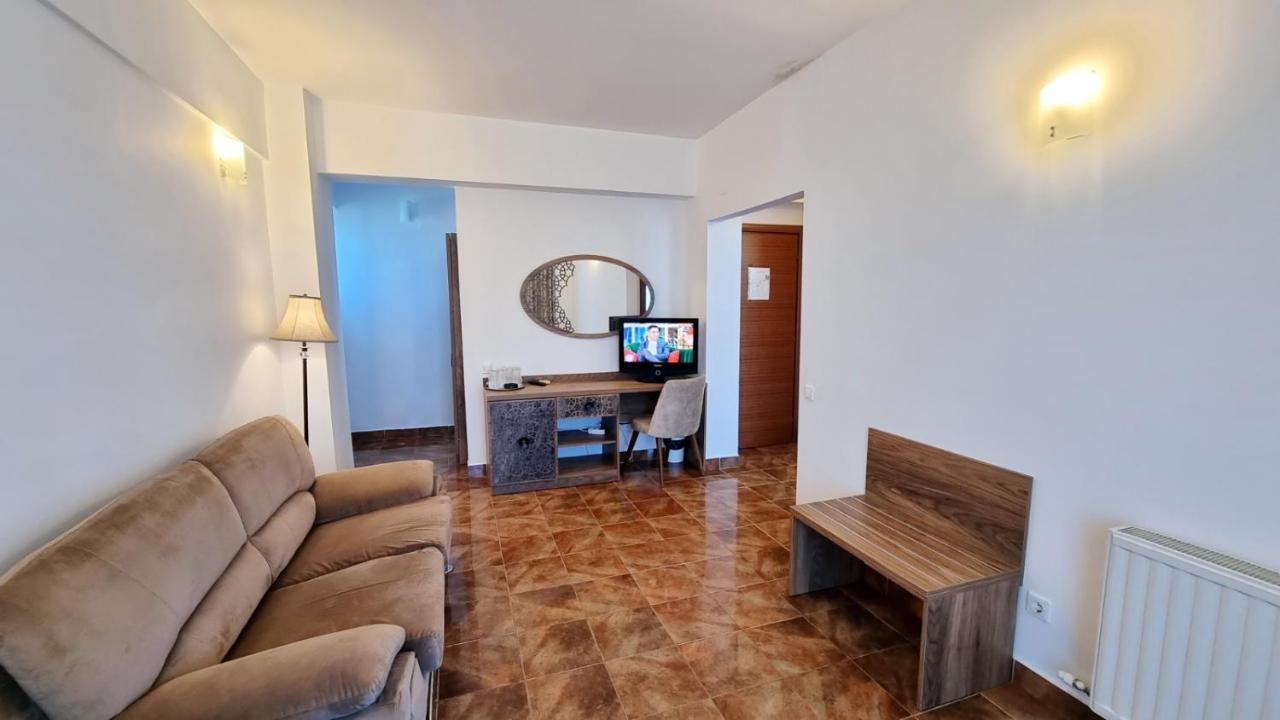 Hotel Florida מאמאיה מראה חיצוני תמונה