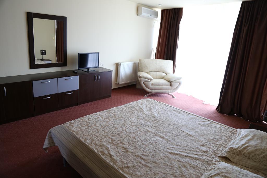 Hotel Florida מאמאיה מראה חיצוני תמונה