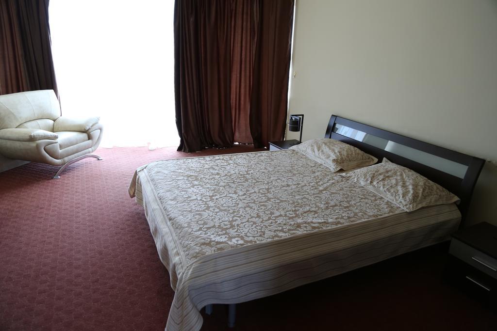 Hotel Florida מאמאיה מראה חיצוני תמונה