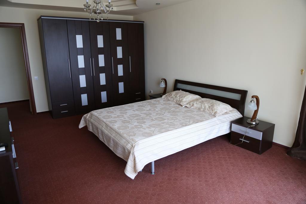 Hotel Florida מאמאיה מראה חיצוני תמונה