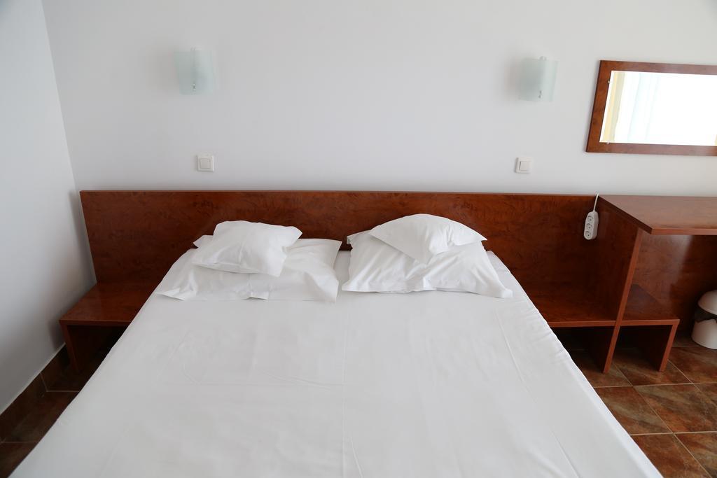 Hotel Florida מאמאיה מראה חיצוני תמונה