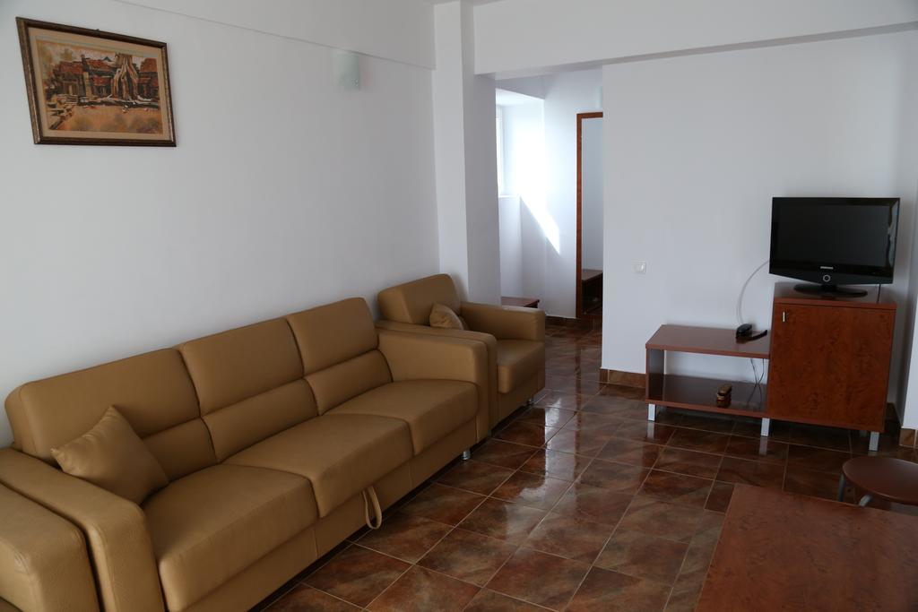 Hotel Florida מאמאיה מראה חיצוני תמונה