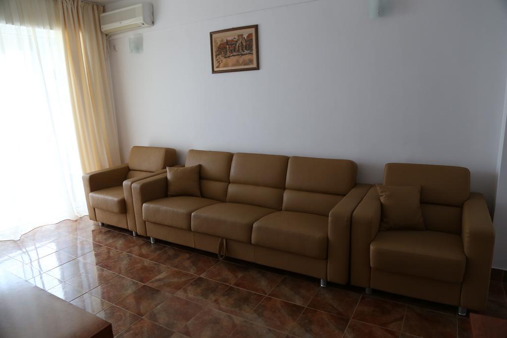 Hotel Florida מאמאיה מראה חיצוני תמונה