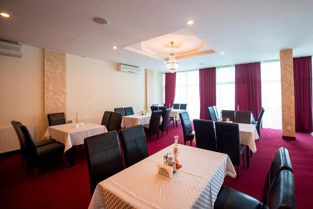Hotel Florida מאמאיה מראה חיצוני תמונה