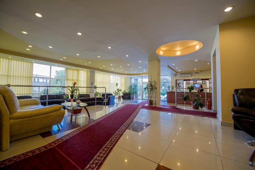 Hotel Florida מאמאיה מראה חיצוני תמונה