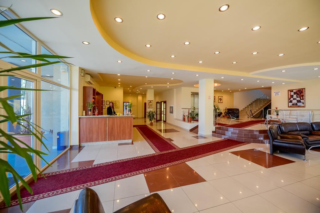 Hotel Florida מאמאיה מראה חיצוני תמונה