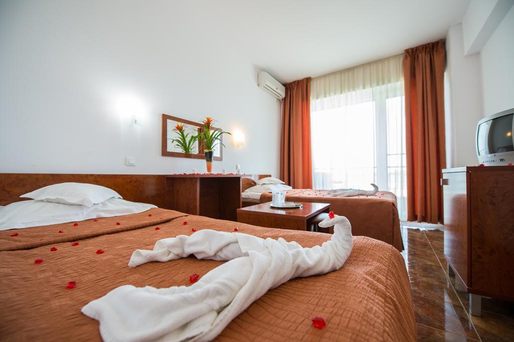 Hotel Florida מאמאיה מראה חיצוני תמונה