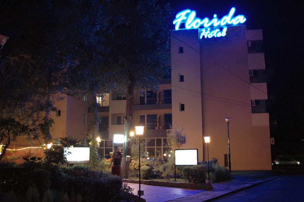 Hotel Florida מאמאיה מראה חיצוני תמונה