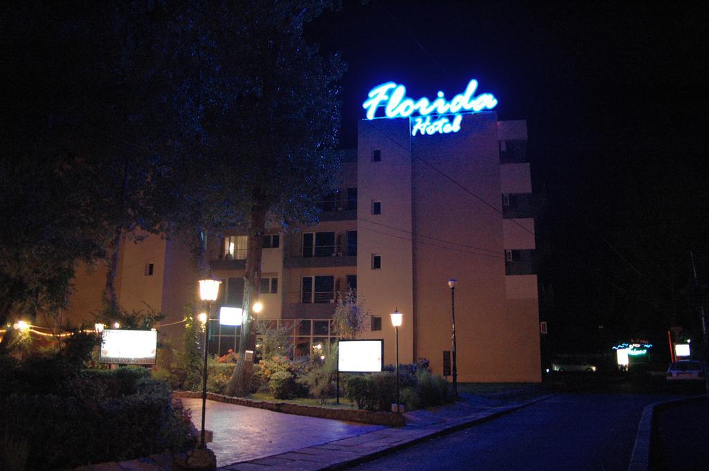 Hotel Florida מאמאיה מראה חיצוני תמונה